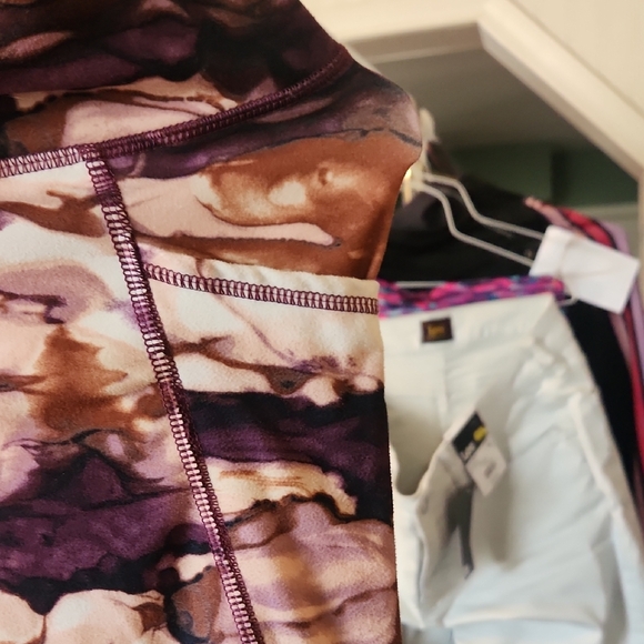 Abstract Patterned Leggings - Picture 3 of 3